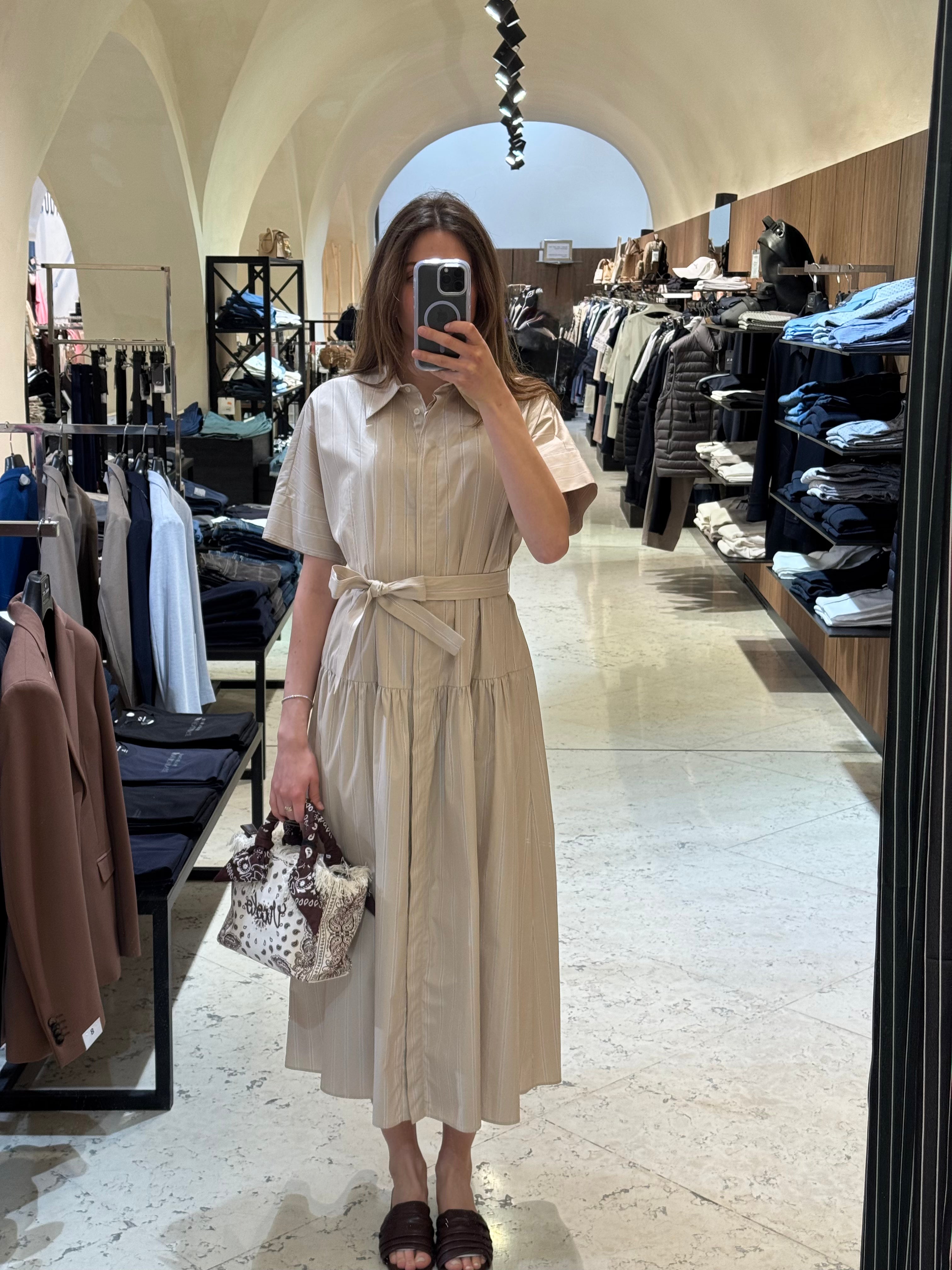 Hemdblusenkleid mit leichtem Rüscheffekt – Kurzarm, 100 % Baumwolle