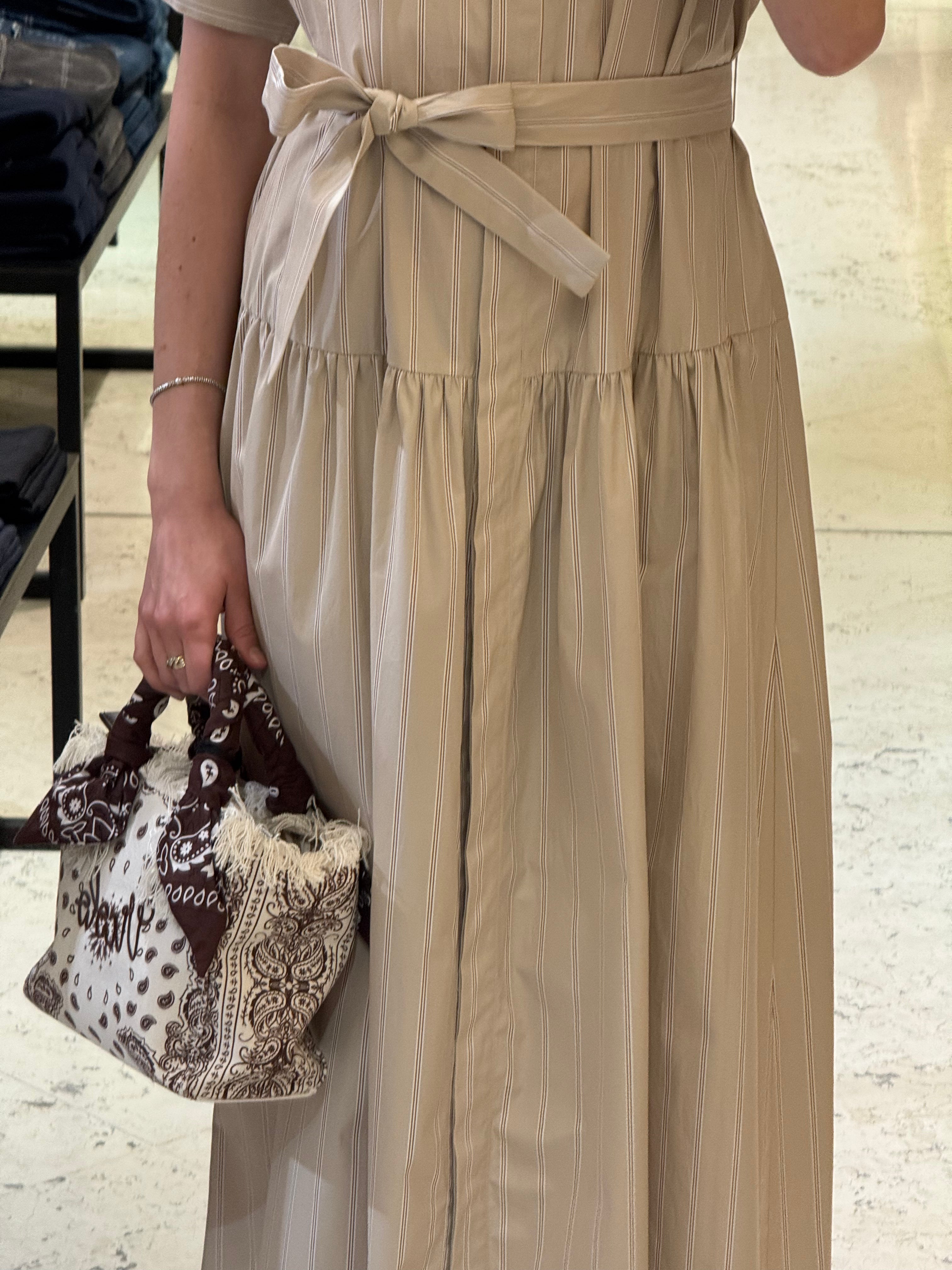 Hemdblusenkleid mit leichtem Rüscheffekt – Kurzarm, 100 % Baumwolle