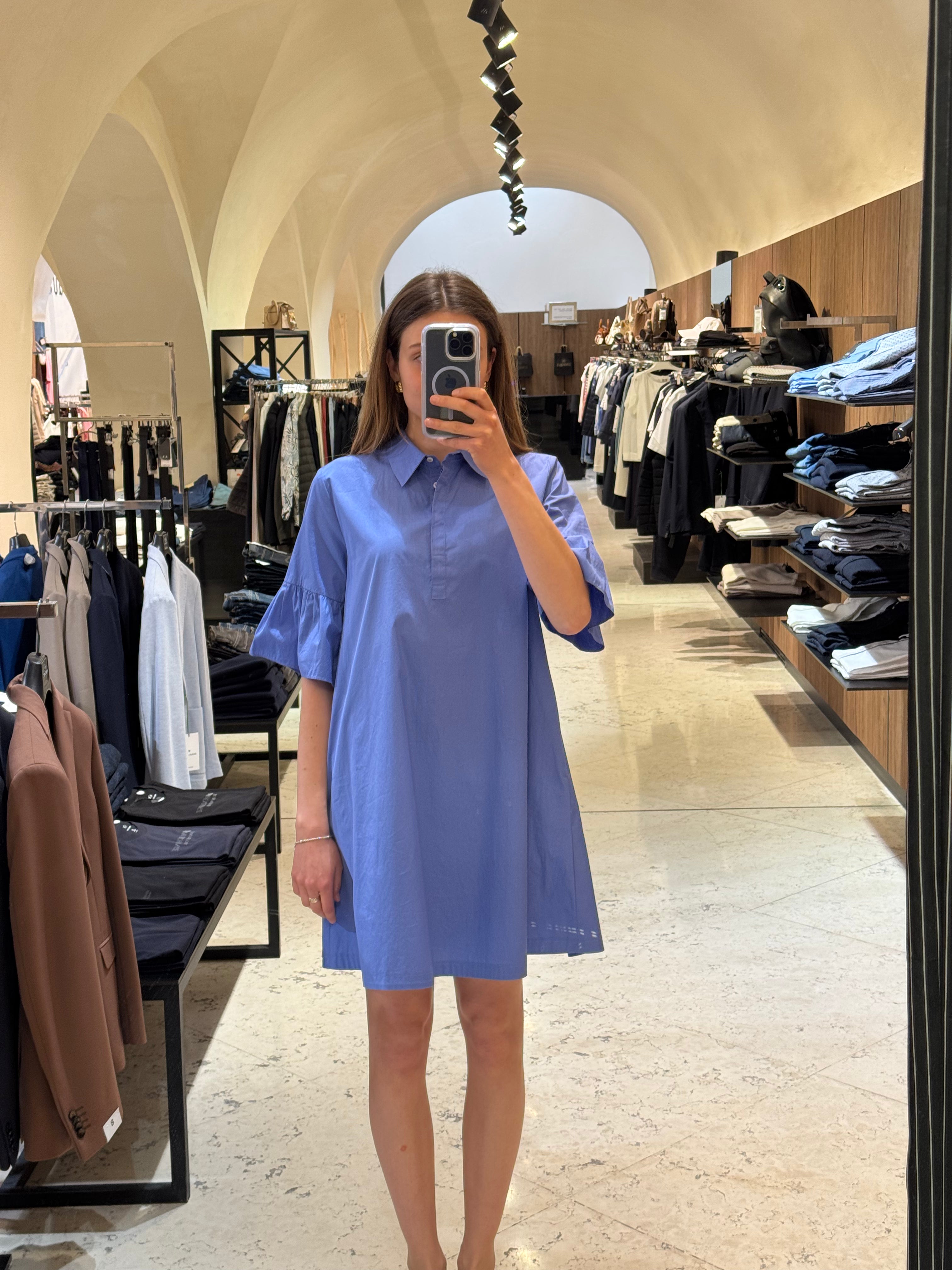Kurzes Hemdblusenkleid mit Volantärmeln – 100 % Baumwolle